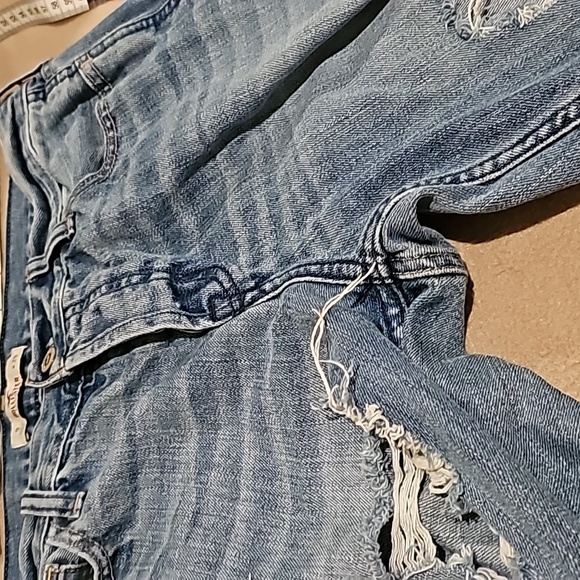 AWRS8ME HOLLISTER DISTRESSED MID RISE BUTTON FLY MOM JEANS - Picture 6 of 11